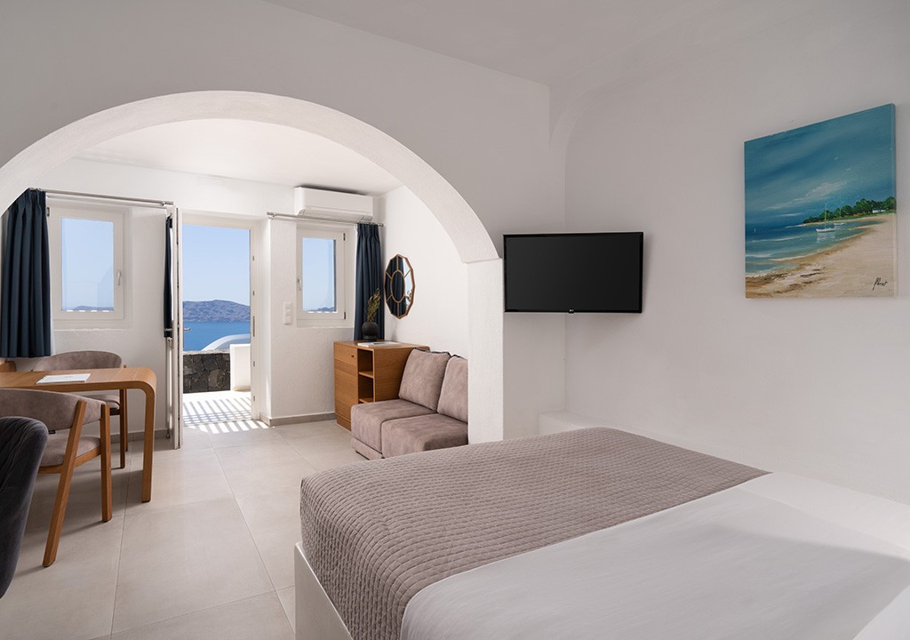 DOUBLE ROOM